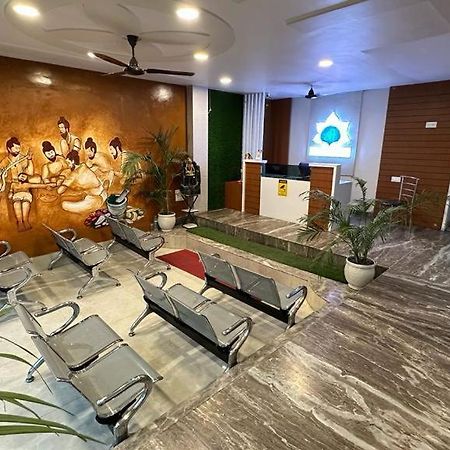 Hotel Aparajita バラナシ エクステリア 写真