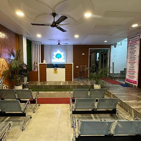 Hotel Aparajita バラナシ エクステリア 写真