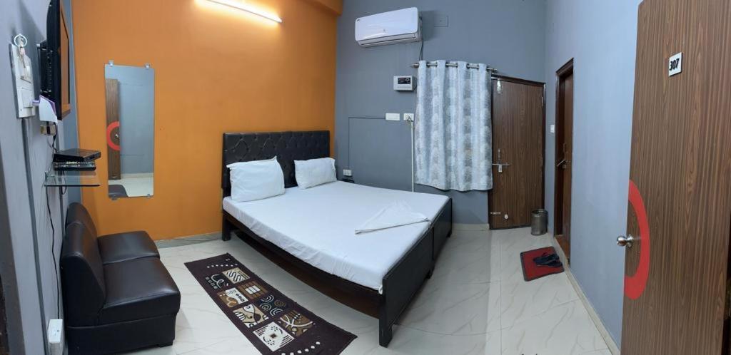 Hotel Aparajita バラナシ エクステリア 写真