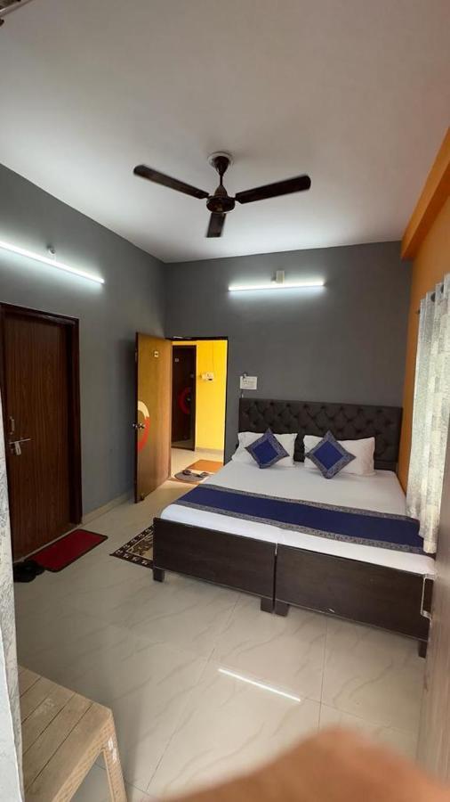 Hotel Aparajita バラナシ エクステリア 写真
