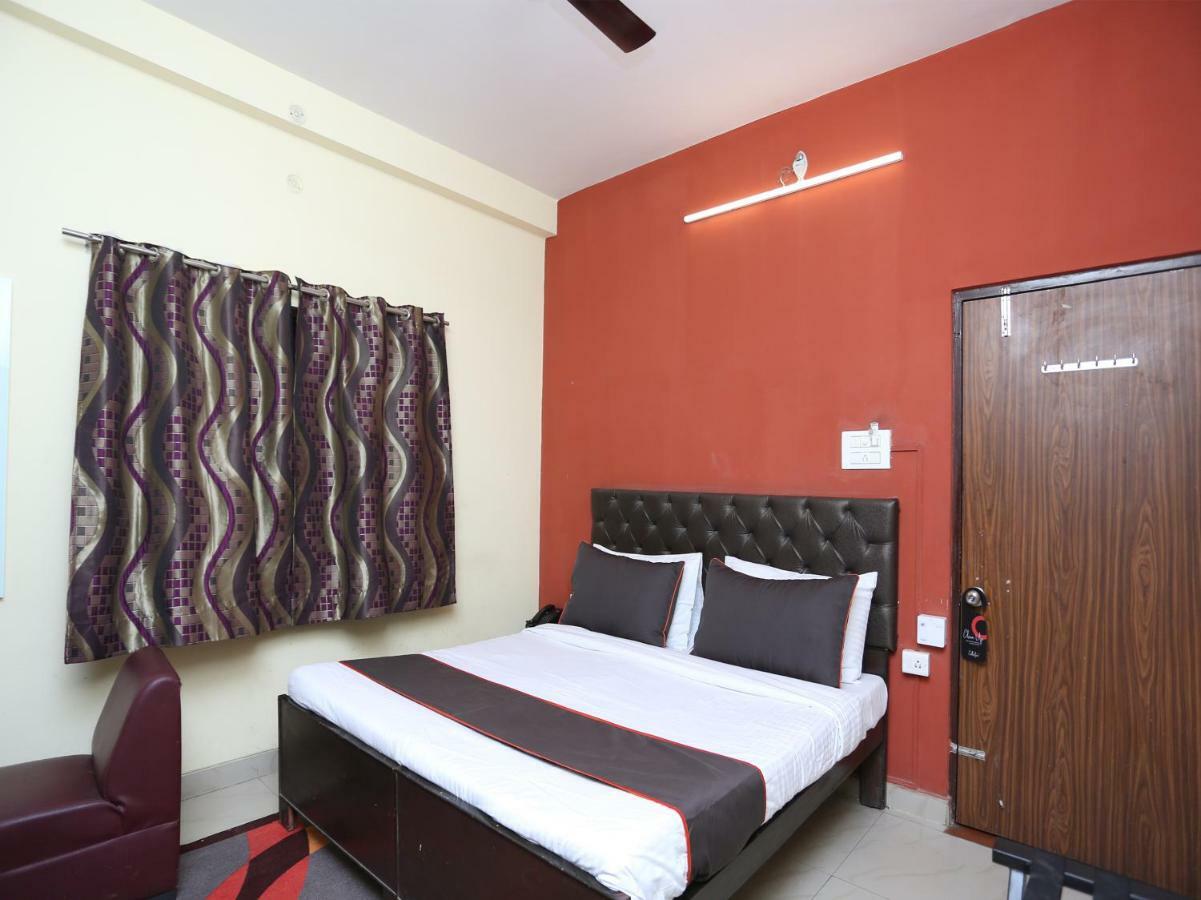 Hotel Aparajita バラナシ エクステリア 写真
