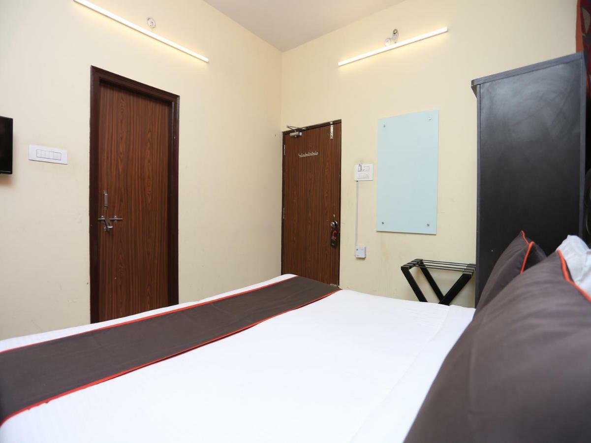 Hotel Aparajita バラナシ エクステリア 写真