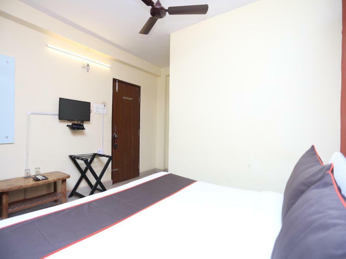 Hotel Aparajita バラナシ エクステリア 写真